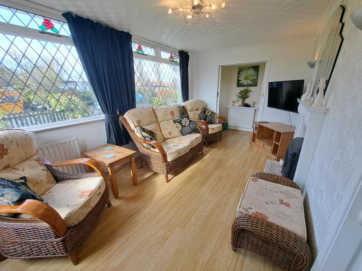 Beach & Tonic Beachside Chalet Humberston ภายนอก รูปภาพ