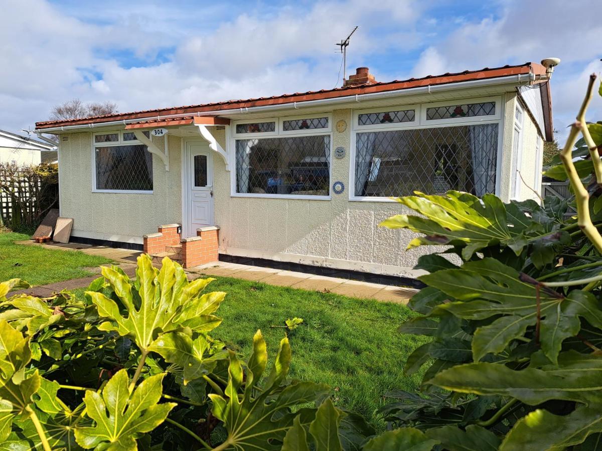 Beach & Tonic Beachside Chalet Humberston ภายนอก รูปภาพ