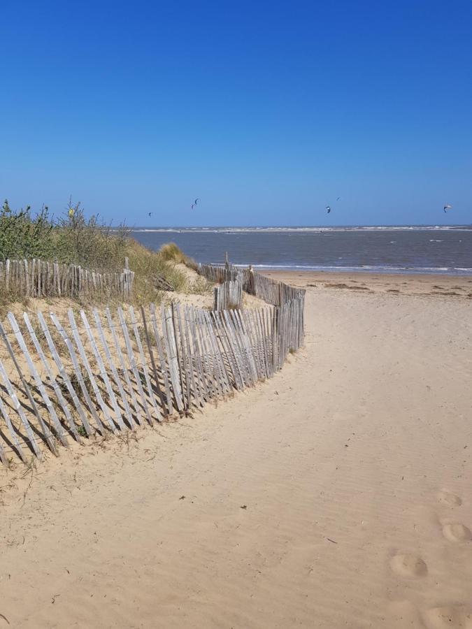 Beach & Tonic Beachside Chalet Humberston ภายนอก รูปภาพ